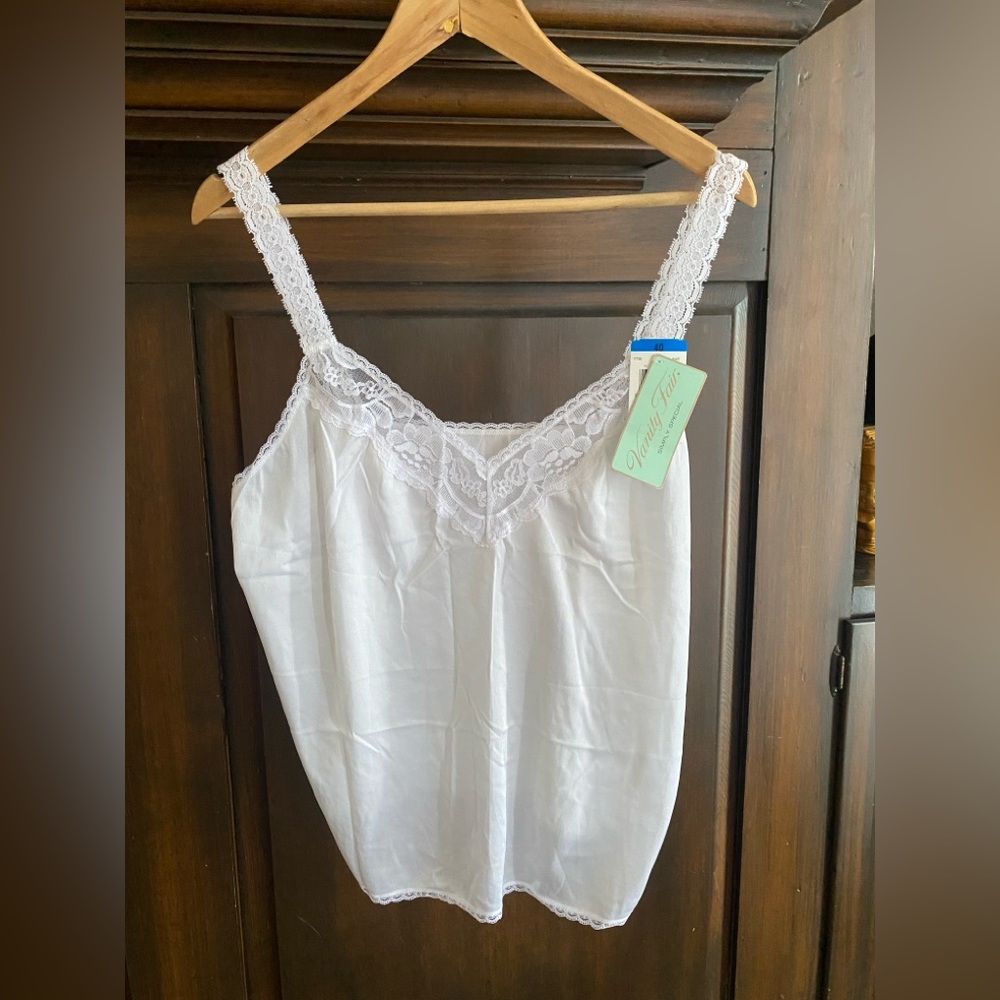 Vanity Fair NWT vintage lace camisole size 40
